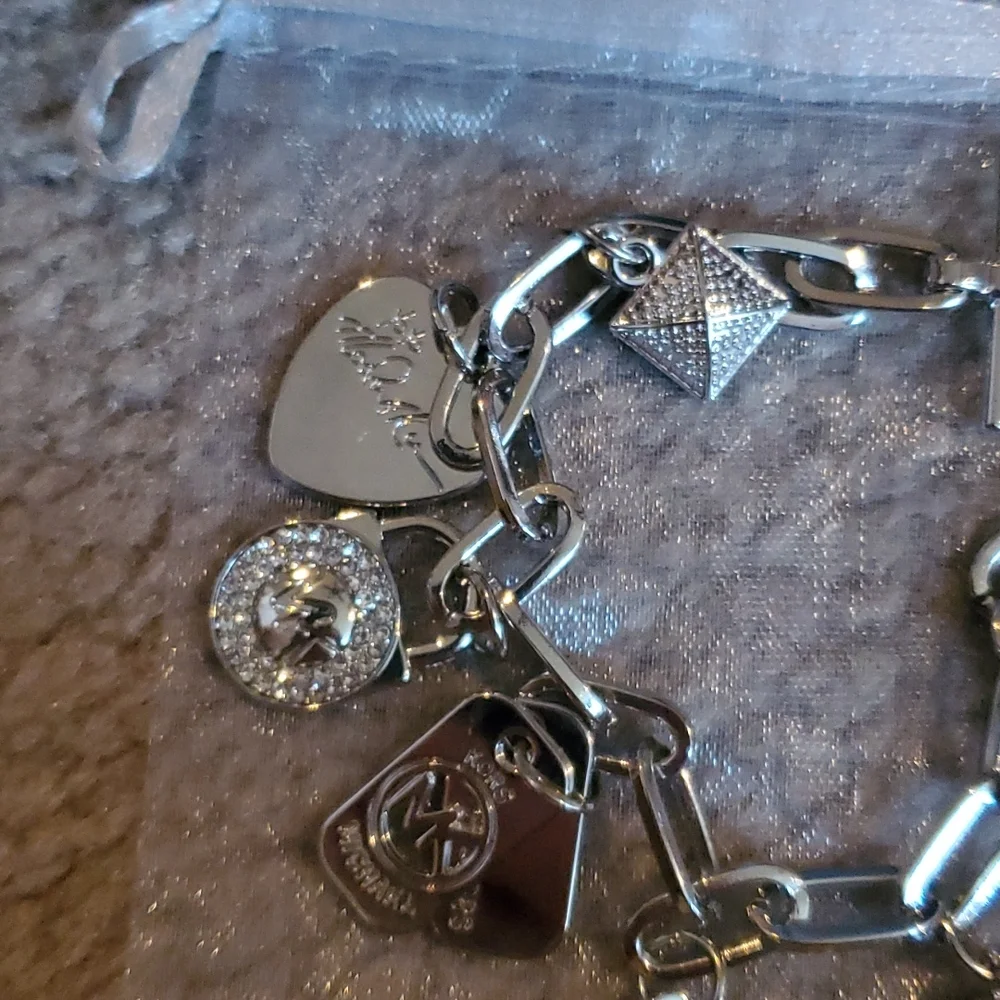 Michael kors silver toggle bracelet 😍